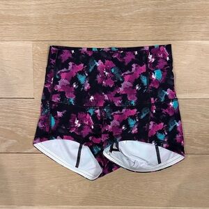 Lululemon Women's Shorts, Size 4